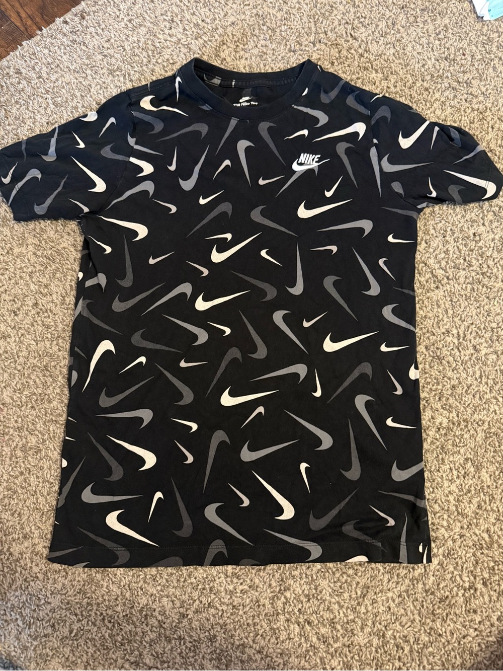 Nike Boys XL Black All-Over Swoosh Logo T-Shirt